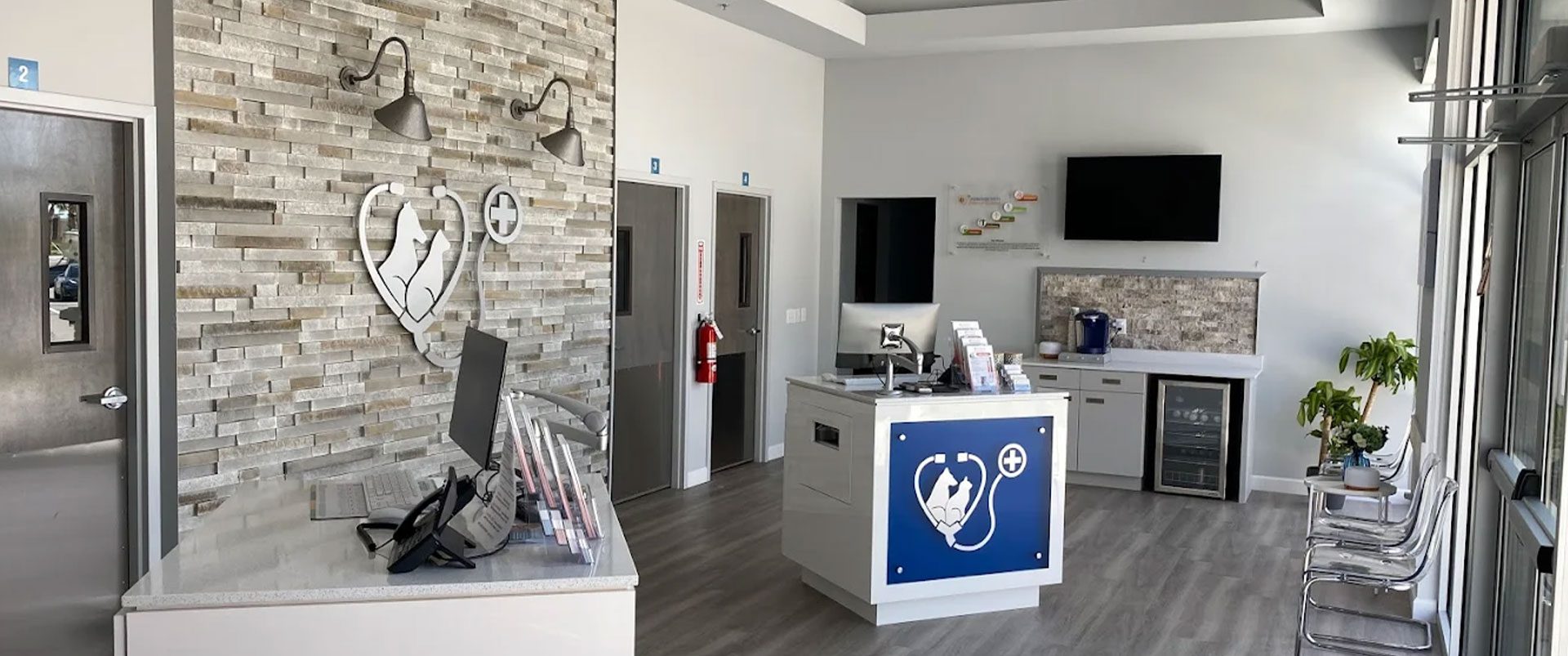 waiting area and receptionist's desk at Forever Vets